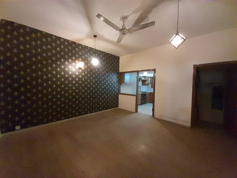 10 marla separate upper portion available for Rent. 7