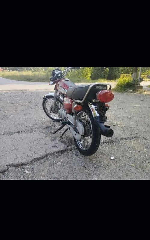 125 Honda 2016 / red Honda 125 ( Lahore Registration ) 1