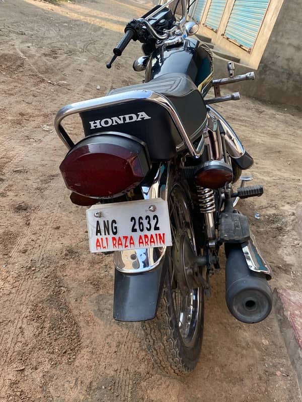 Honda 125SE Black 2