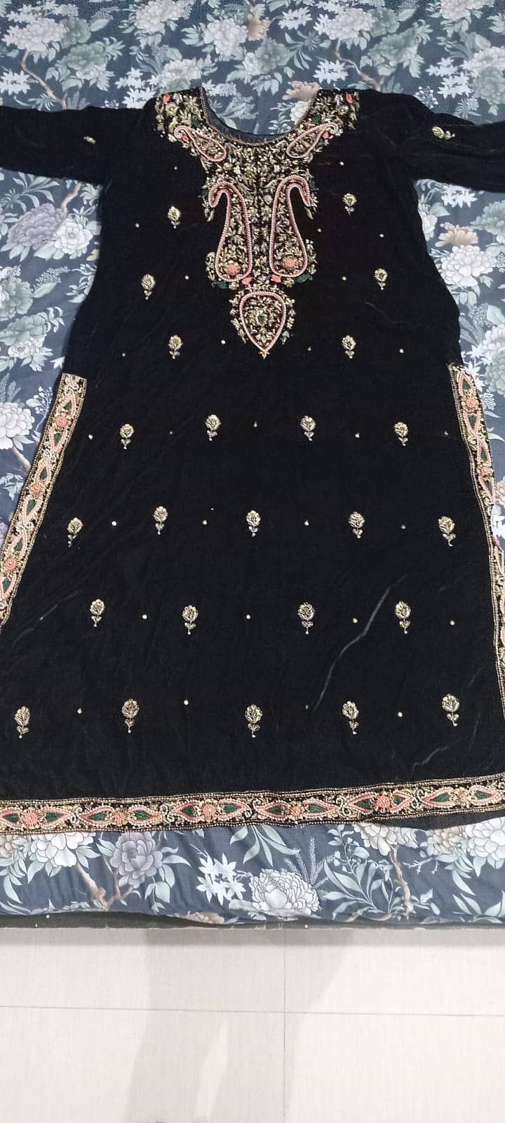 Heavy embroidered dress for sale 6