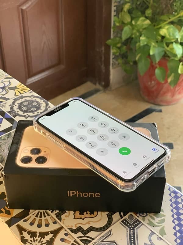 iphone 11 pro,non pta,all good10/10, LLa 1