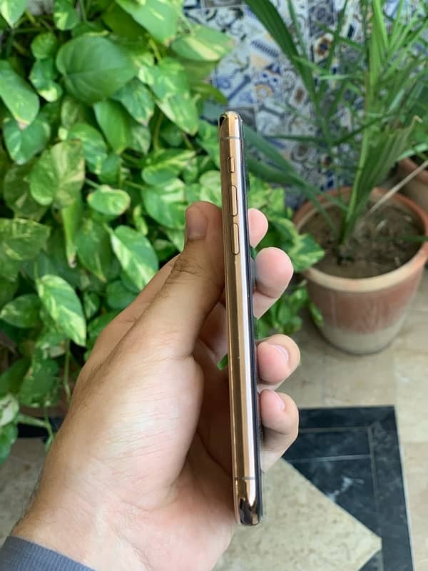 iphone 11 pro,non pta,all good10/10, LLa 6