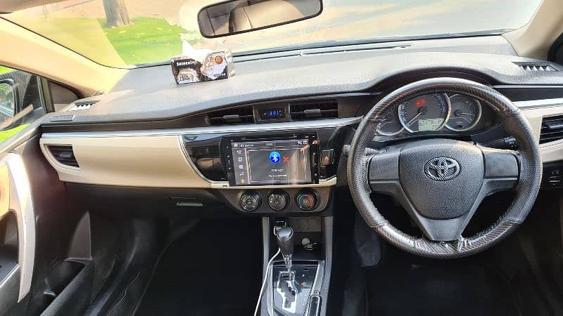 Toyota Corolla GLI automatic 2015 10