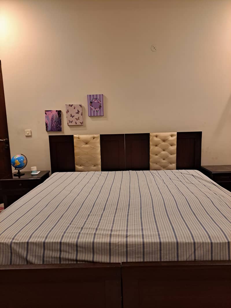 Single Bed Without Mattress 0