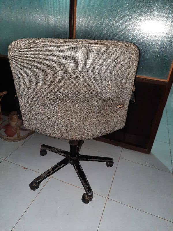 Office chair 1