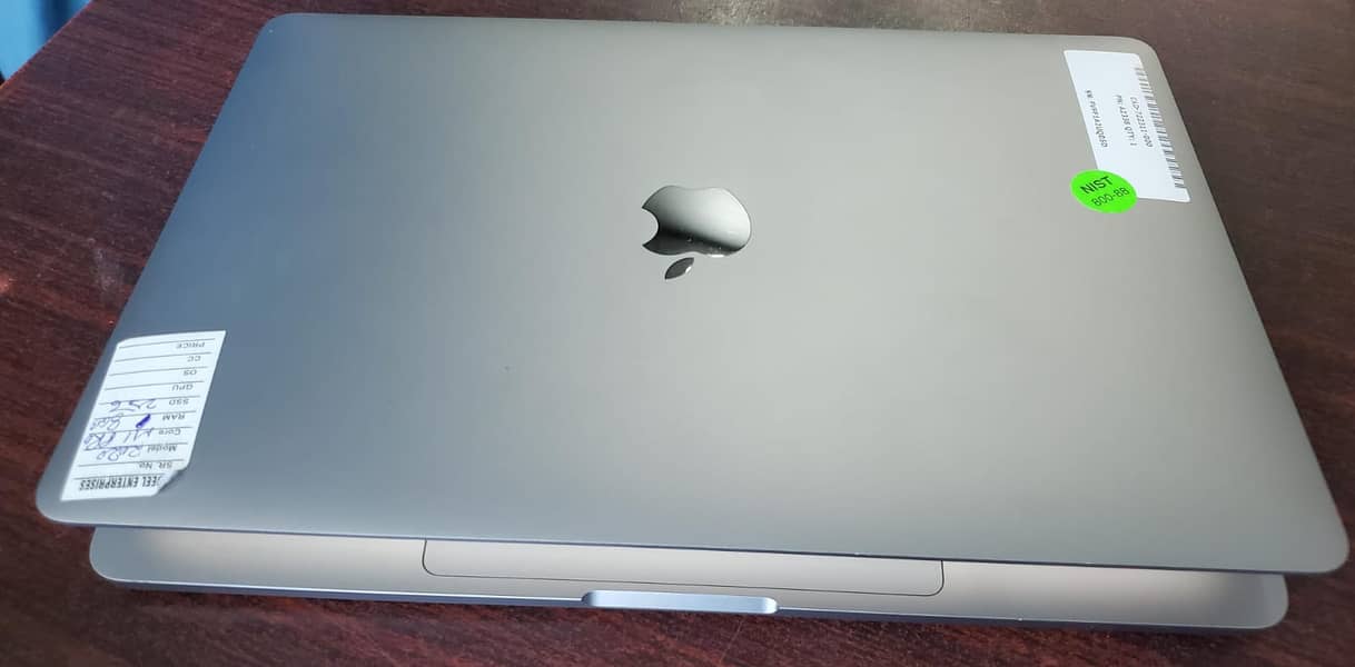 MACBOOK PRO 2020 M1 13" 8GB RAM 256GB SSD 2