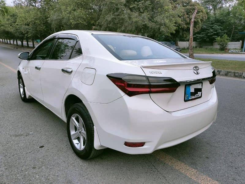 Toyota Corolla XLI (Converted to GLI) 2014 Islamabad Registerd B2B 3