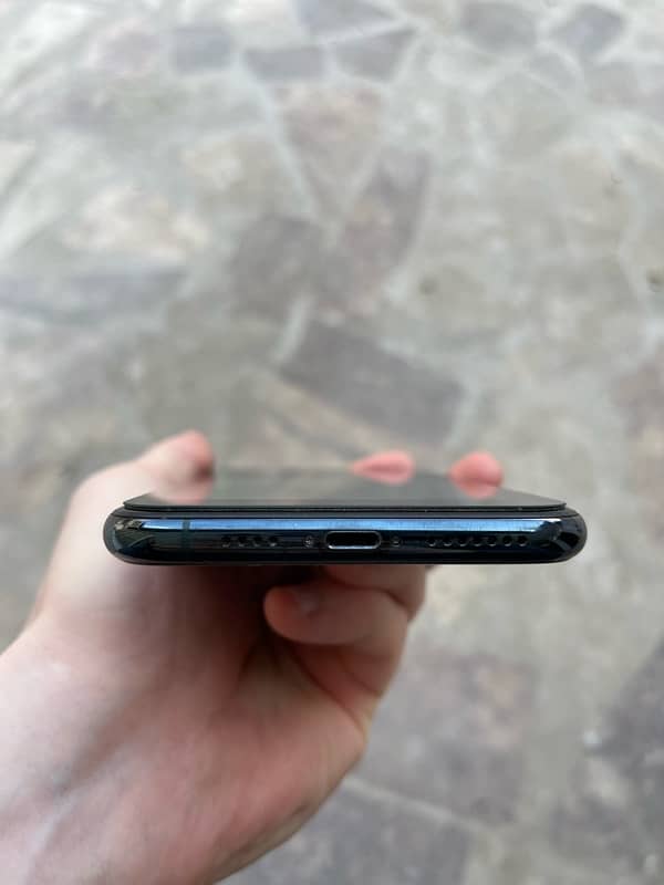 Iphone 11 pro max 256 gb PTA Approved 3