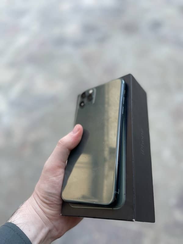 Iphone 11 pro max 256 gb PTA Approved 10