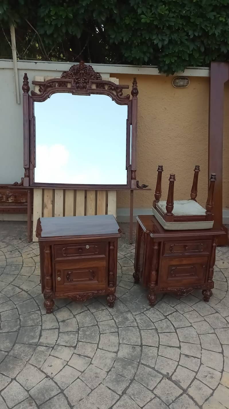 Bed Set & Dressing Table 5