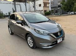 Nissan Note E Power Medalist 2017 / 2021 better thn aqua prius