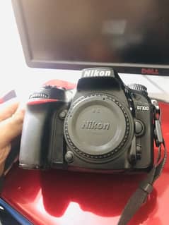 Nikon D7100 mint condition with original battery,charger and 18-55lens