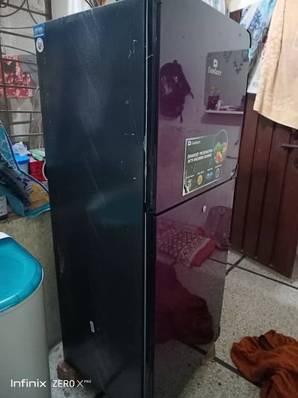 Dowlance fridge model 9160 Medium size 1