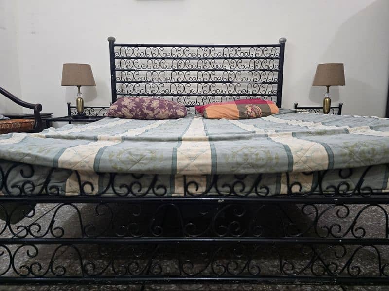 Beautiful Iron Double King Size Bed, 9/10 Condition 0