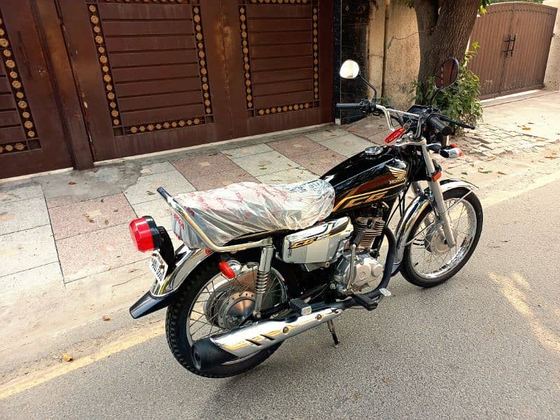 Honda 125 Self Start 2022 end model original 6600 km driven only 2