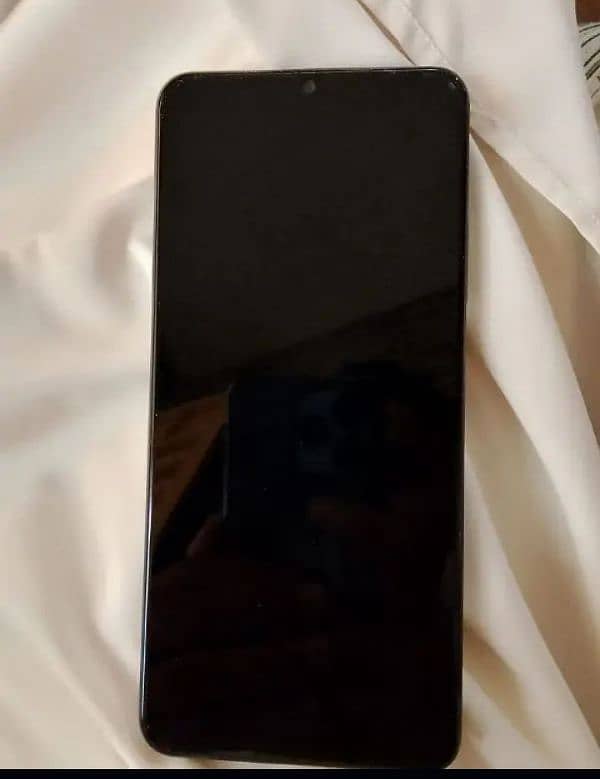 realme note 50 condition new 4/64 abhi 1 sal 4 month warranty rahti ha 2