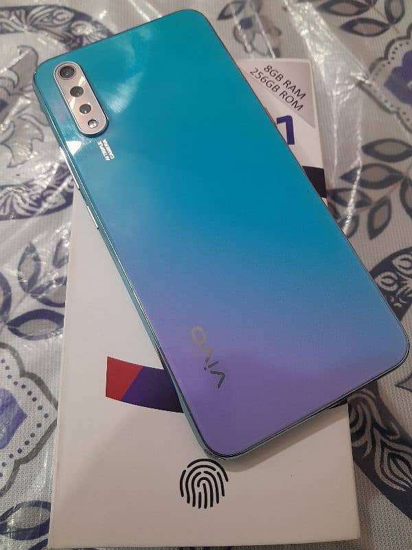 vivo S-1 Mobile 8/256 with box and charger 2