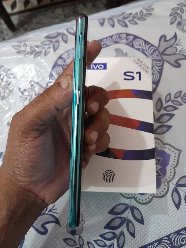 vivo S-1 Mobile 8/256 with box and charger 5