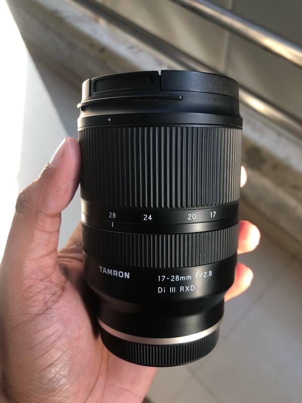 Tamron 17-28 f2.8 for sony mint conidtion 1