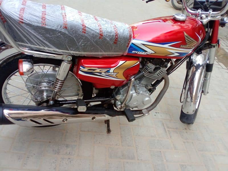 Honda 125 Hyderabad number 19 model 1