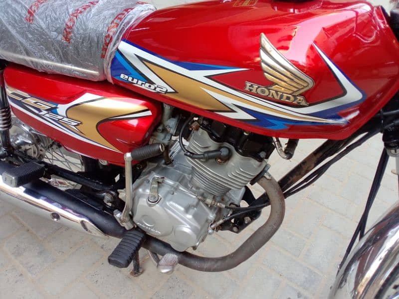 Honda 125 Hyderabad number 19 model 6