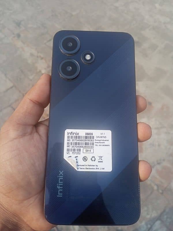 infinix hot 30 play 4+4 Ram 64 Storage 3