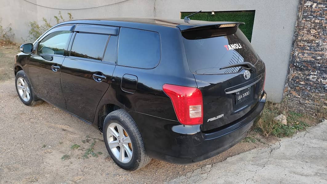 Toyota Corolla Fielder (2006) model 7