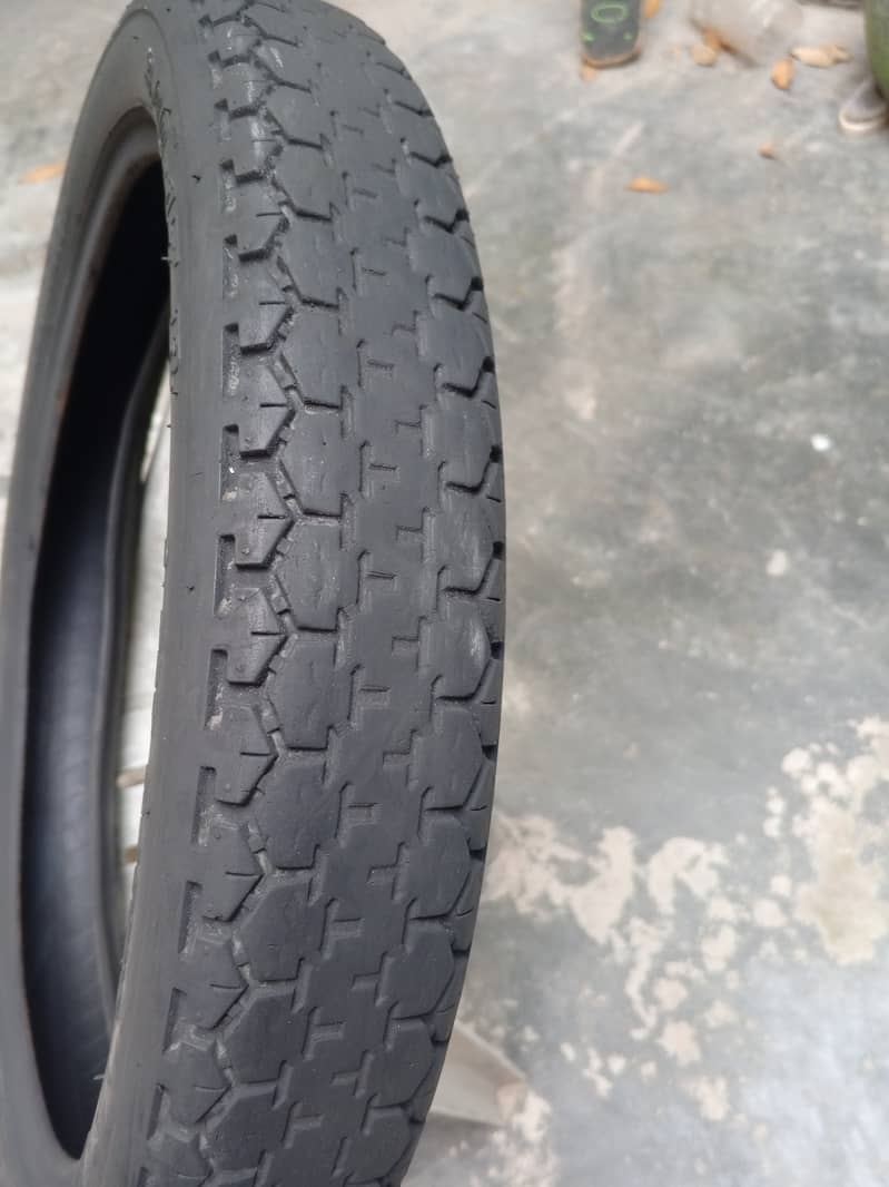 Honda 125 back tyre Diamond Xtreme 0