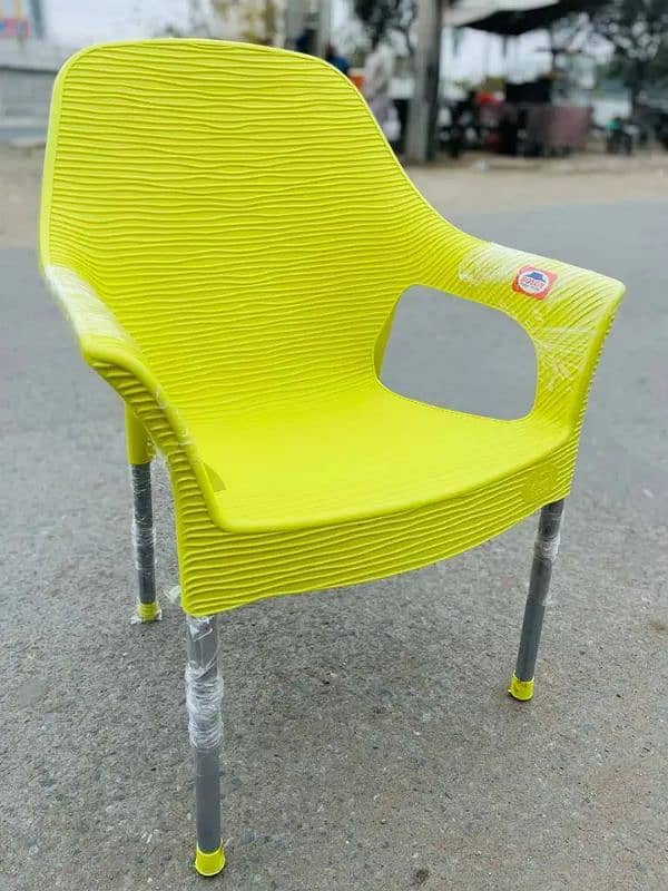 Chairs / plastic chairs / pure plastic chairs / wavy plastic chairs 6