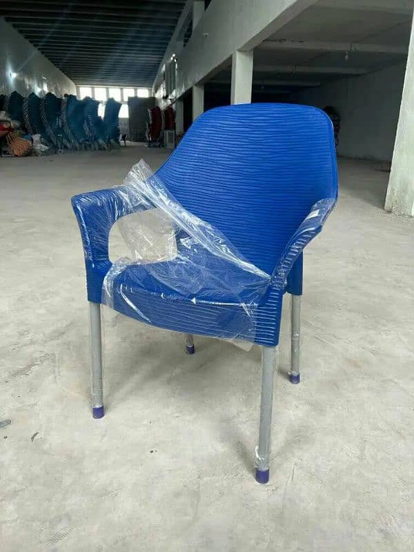 Chairs / plastic chairs / pure plastic chairs / wavy plastic chairs 8