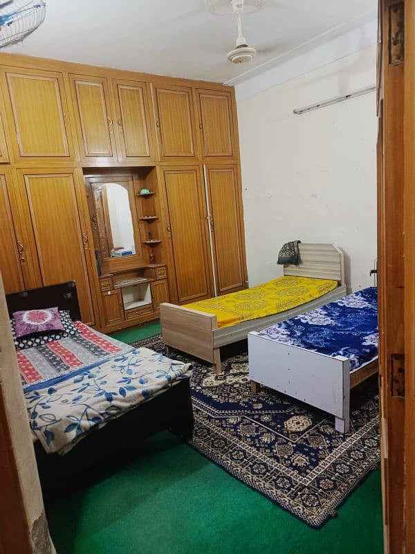 single and sharing rooms available in Rawalpindi girls hostel 10