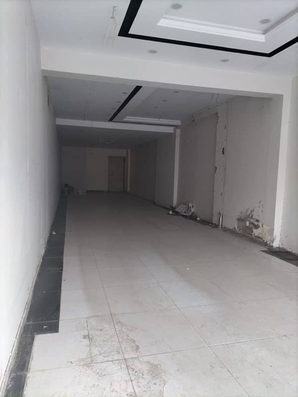 800sqft shop for rent near emporium mall Johar Town 1