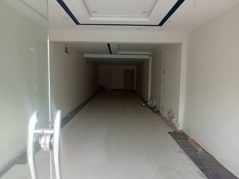 800sqft shop for rent near emporium mall Johar Town 6