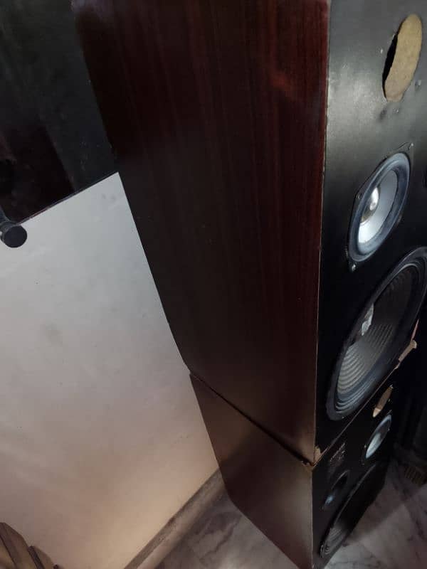 YAMAHA speakers 10 inch 2