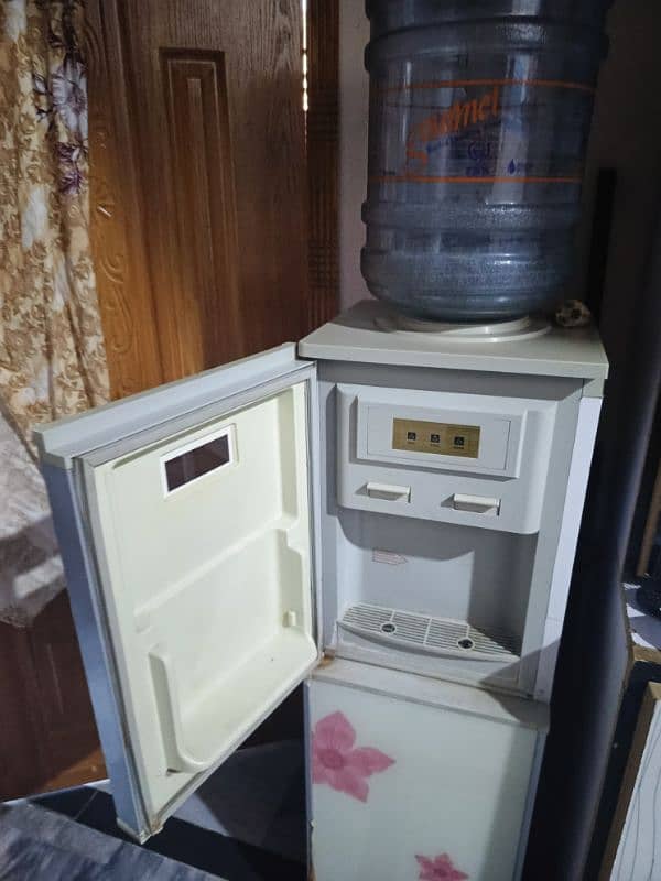 Water Dispenser perfect condition 3