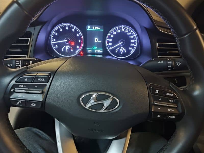 Hyundai Elantra 2022 7