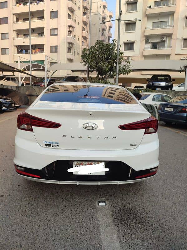 Hyundai Elantra 2022 15