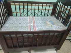 baby cot and swing in excellent condition