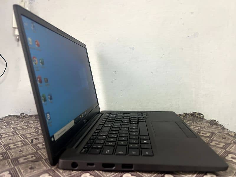 dell latitude 7300, core i7 8 gen processor 8gb ram,256 GB NVME SSD M2 3