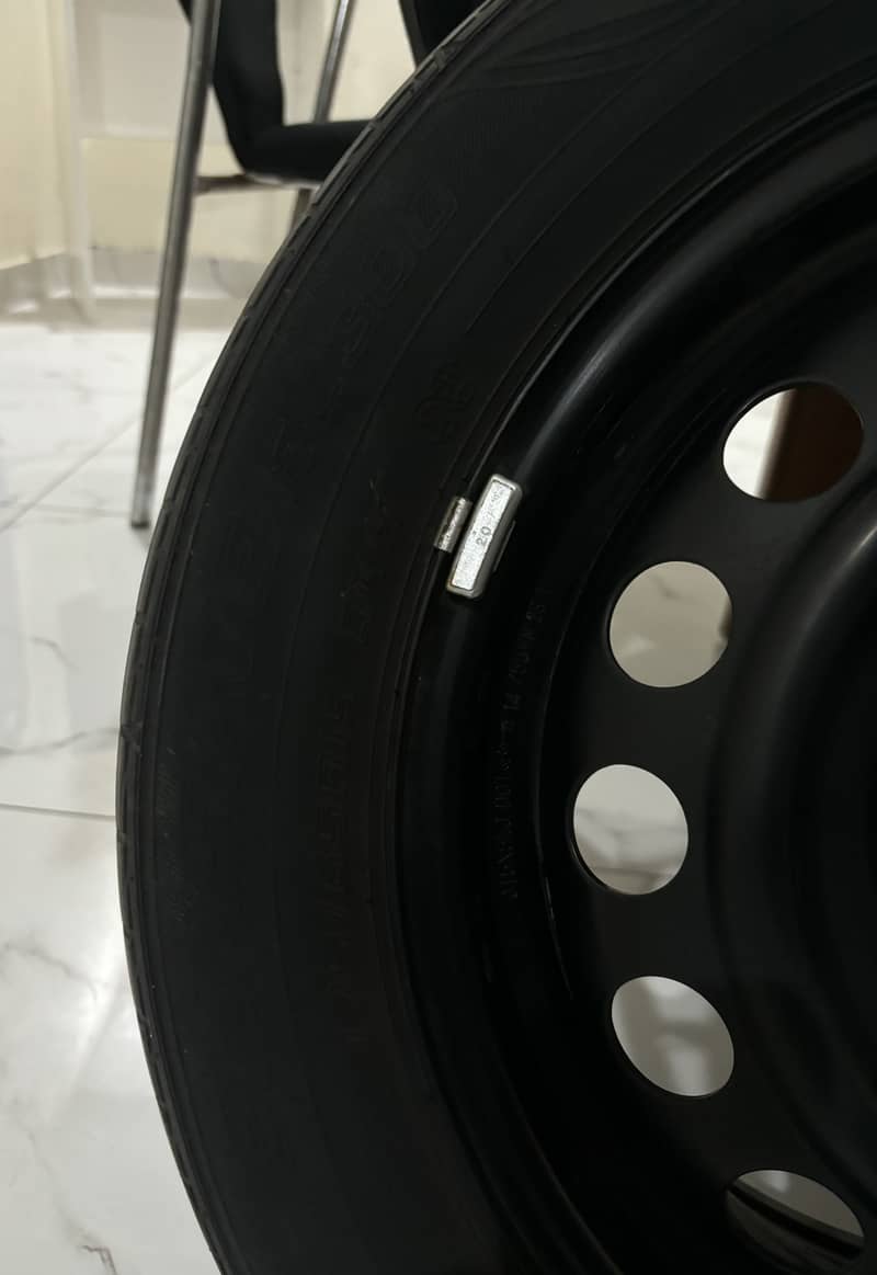 Dunlop Tyre with Steel Rim 175/65/15 2