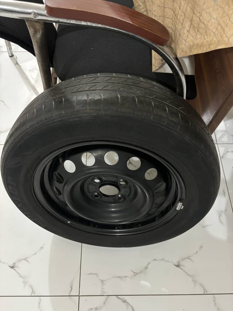 Dunlop Tyre with Steel Rim 175/65/15 3