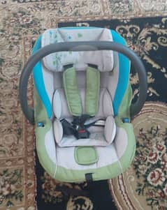 Mamas Love 2 in 1 Baby Car Seat and Carry Cot.