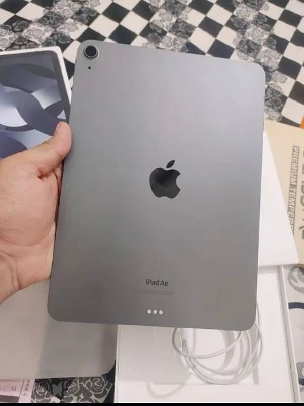 iPad AiR 5 m1 new condition 3