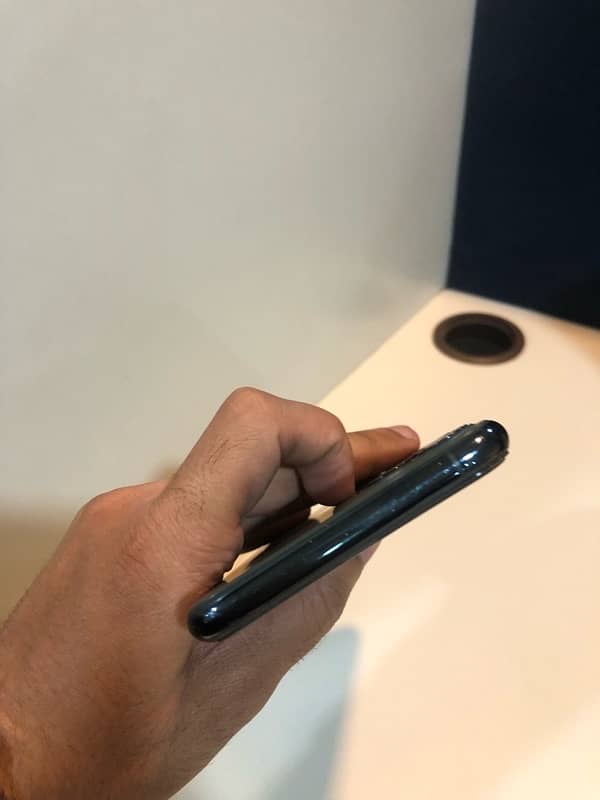 iphone 11 pro max 3