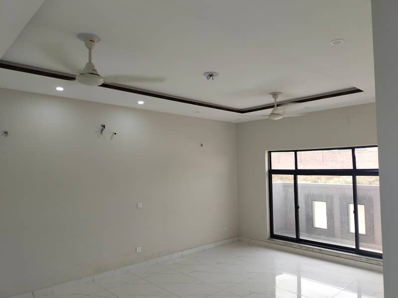 Prime Location 5 Marla Modern House Available For Sale In Park Lane Home Paragon City 4