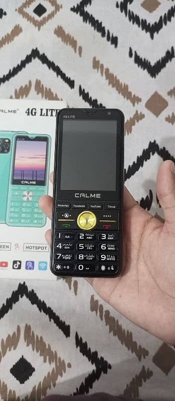 Calme 4g lite mobile hai touch screen all ok set hai just box open hai 3