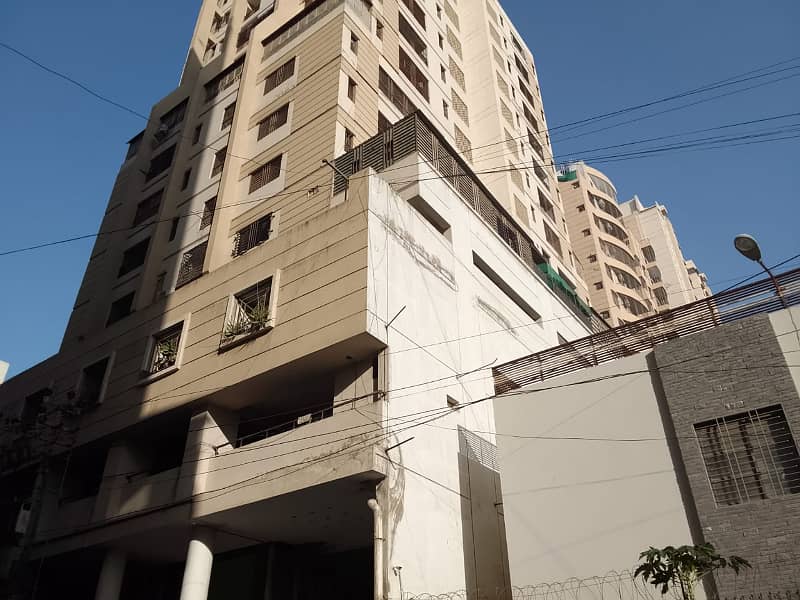 1600sq. ft. , 3 Bed D D on Main Shaheed e Millat Road 8