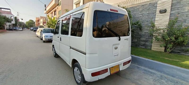 Daihatsu Hijet 2015 manual 17/18 petrol average. 7