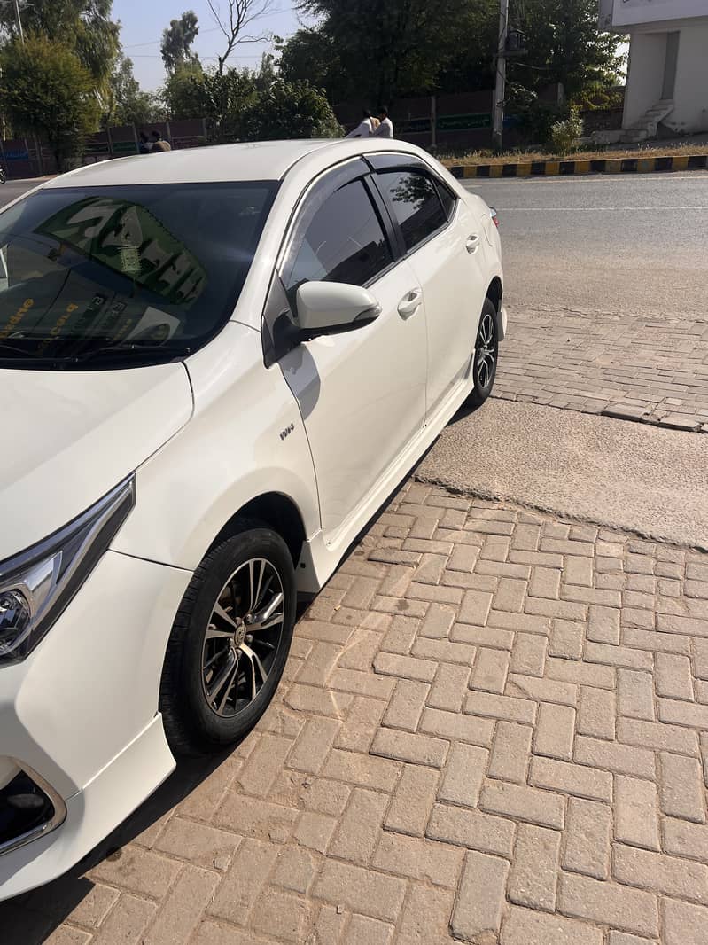 Toyota Corolla GLI 2016 1.3 3