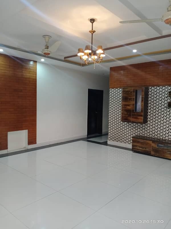 Double Unit 1 Kanal Corner House Available For Rent In DHA Phase 1 0